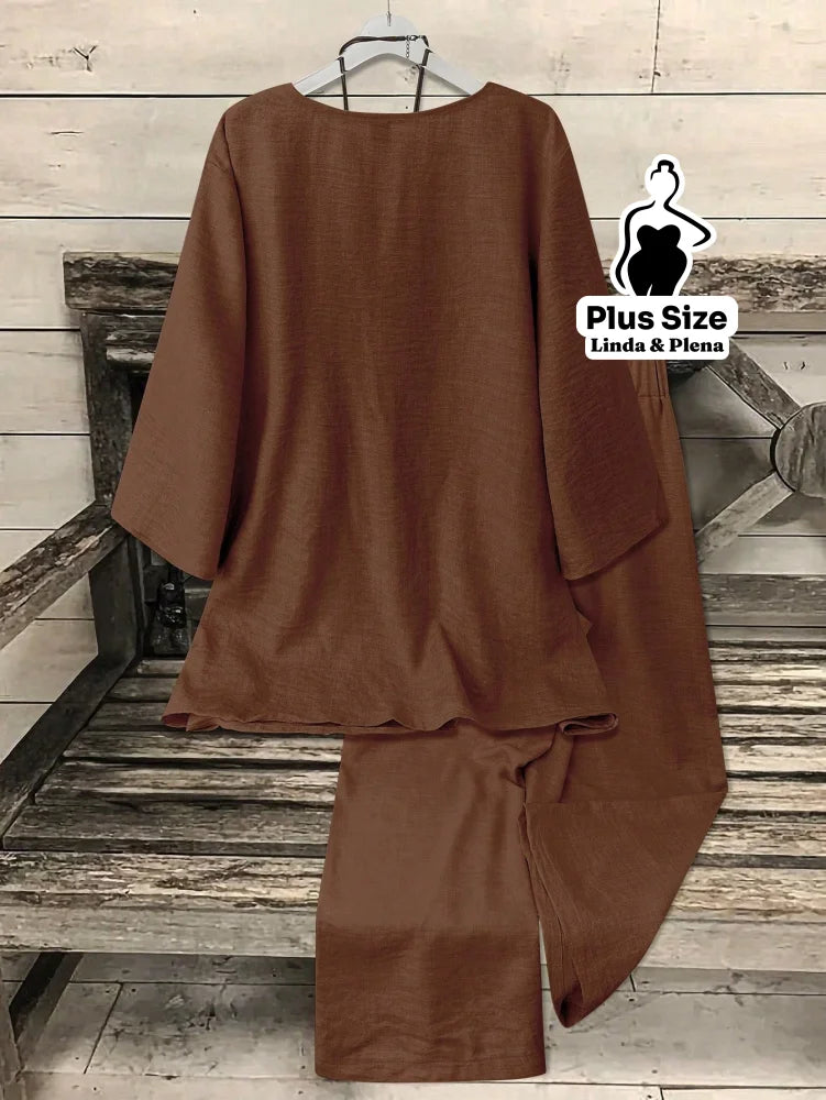 Conjunto Elegante com Blusa Assimétrica e Calça Plus Size Conjunto Elegante com Blusa Assimétrica e Calça Plus Size