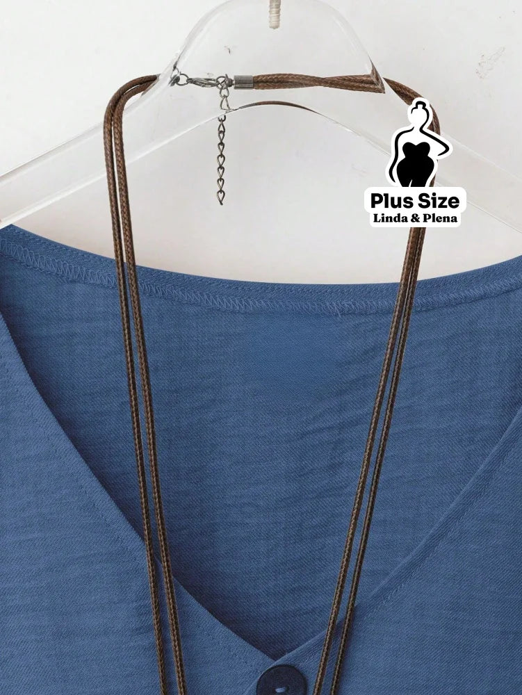 Conjunto Elegante com Blusa Assimétrica e Calça Plus Size Conjunto Elegante com Blusa Assimétrica e Calça Plus Size