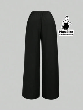 Conjunto Elegante com Blusa Transpassada e Calça Reta Plus Size Conjunto Elegante com Blusa Transpassada e Calça Reta