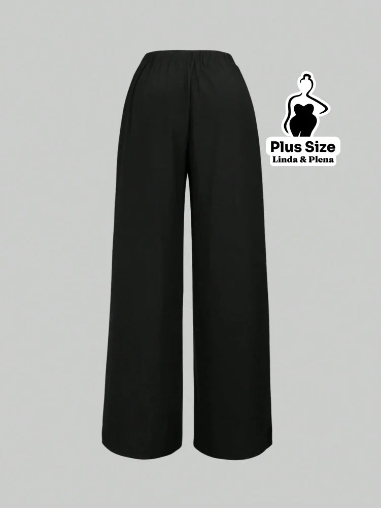 Conjunto Elegante com Blusa Transpassada e Calça Reta Plus Size Conjunto Elegante com Blusa Transpassada e Calça Reta
