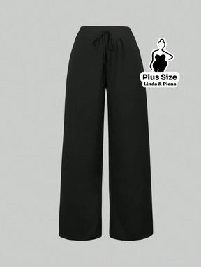 Conjunto Elegante com Blusa Transpassada e Calça Reta Plus Size Conjunto Elegante com Blusa Transpassada e Calça Reta