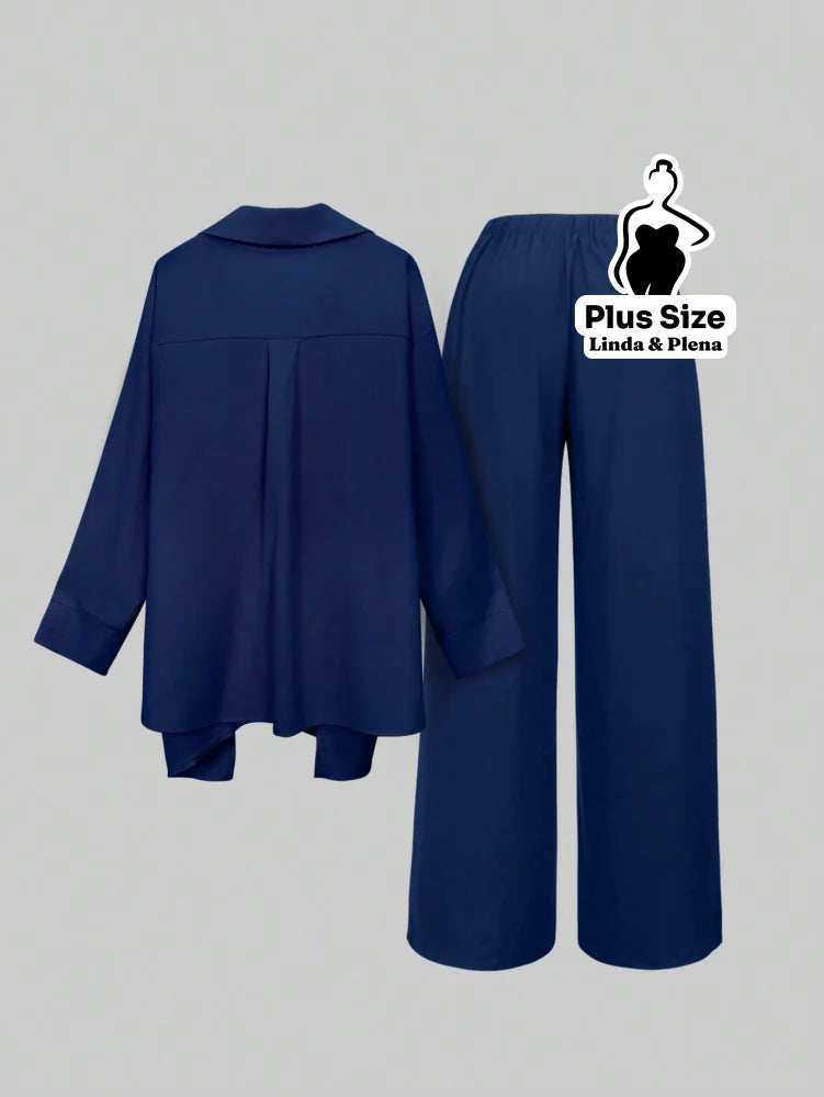Conjunto Elegante com Blusa Transpassada e Calça Reta Plus Size Conjunto Elegante com Blusa Transpassada e Calça Reta