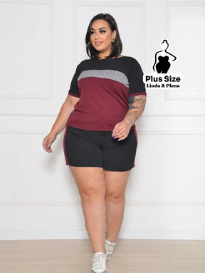 Conjunto Esportivo Azul com Blusa Estampada e Shorts Plus Size Conjunto Esportivo Azul com Blusa Estampada e Shorts