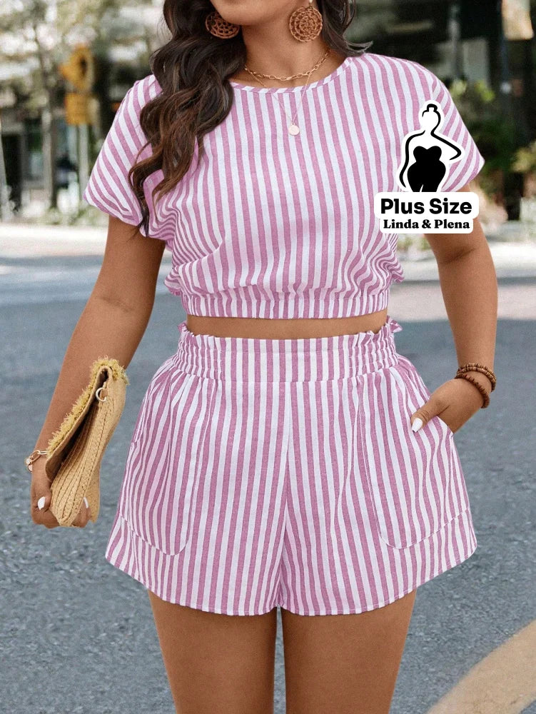 Conjunto Estampado com Blusa Cropped e Shorts Plus Size Branco e Rosa / G Conjunto Estampado com Blusa Cropped e Shorts
