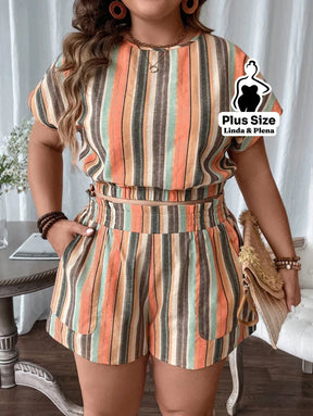 Conjunto Estampado com Blusa Cropped e Shorts Plus Size Listrado / G Conjunto Estampado com Blusa Cropped e Shorts Plus