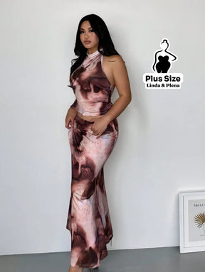 Conjunto Estampado Com Cropped Gola Alta E Saia Longa Plus Size Conjunto Estampado Com Cropped Gola Alta E Saia Longa
