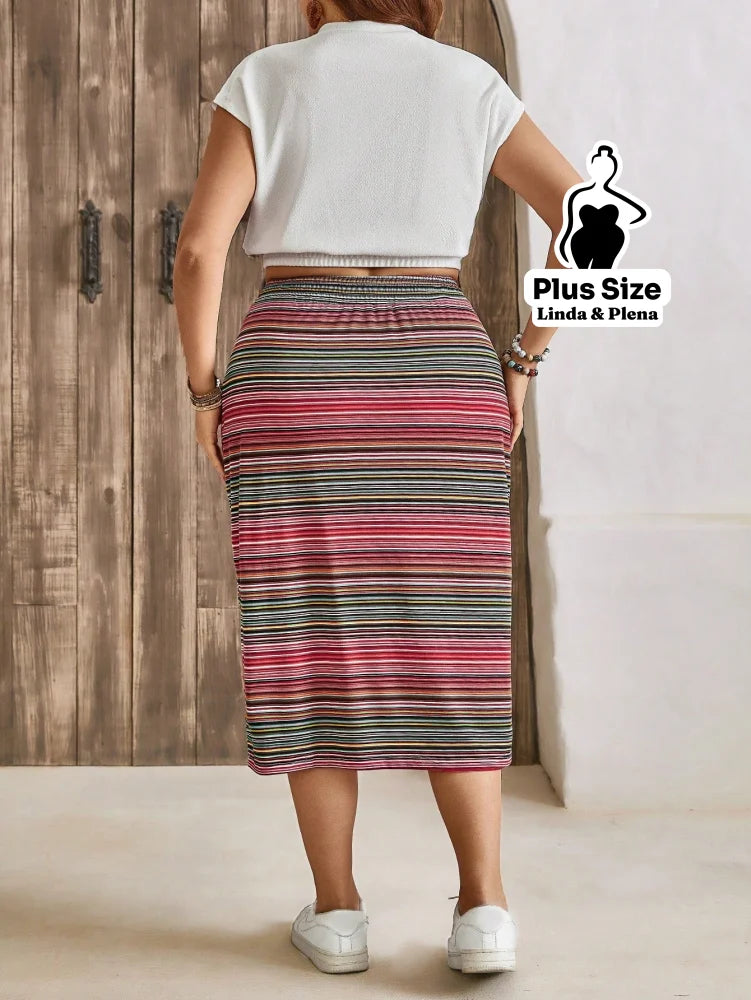 Conjunto Listrado com Blusa Coração e Saia Midi Plus Size Conjunto Listrado com Blusa Coração e Saia Midi Plus Size