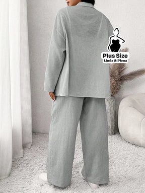 Conjunto Listrado com Camisa Aberta e Calça Leve Plus Size Conjunto Listrado com Camisa Aberta e Calça Leve Plus Size