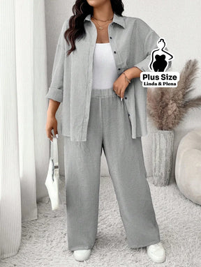 Conjunto Listrado com Camisa Aberta e Calça Leve Plus Size Conjunto Listrado com Camisa Aberta e Calça Leve Plus Size