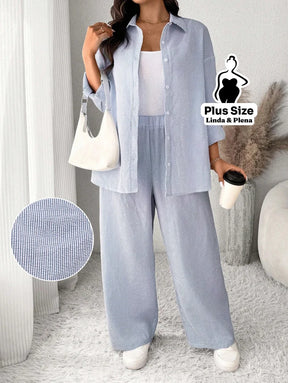 Conjunto Listrado com Camisa Aberta e Calça Leve Plus Size Azul e Branco / G Conjunto Listrado com Camisa Aberta e